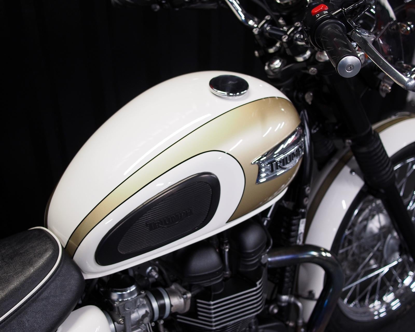 Approved Used 2015 Triumph Bonneville T100 SE - Road and Trials