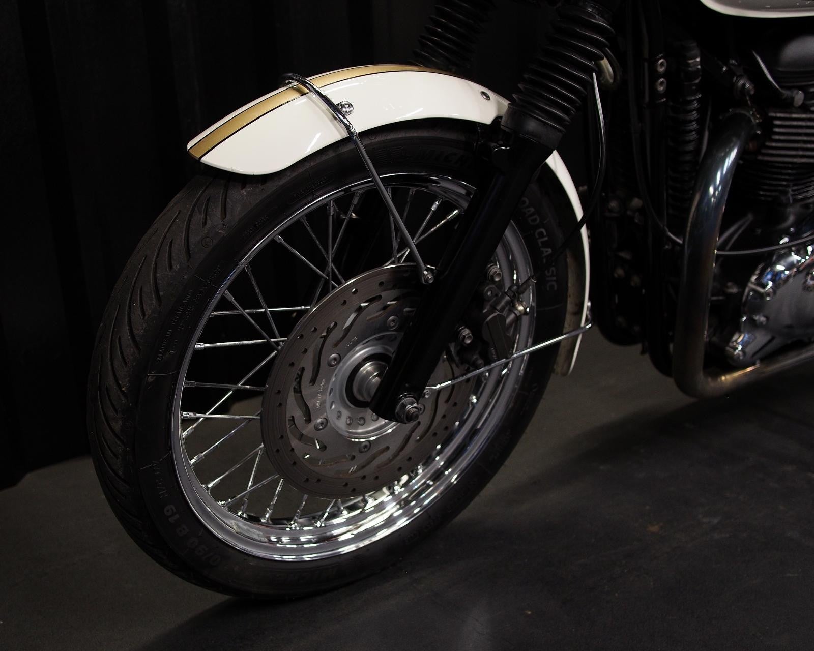 Approved Used 2015 Triumph Bonneville T100 SE - Road and Trials