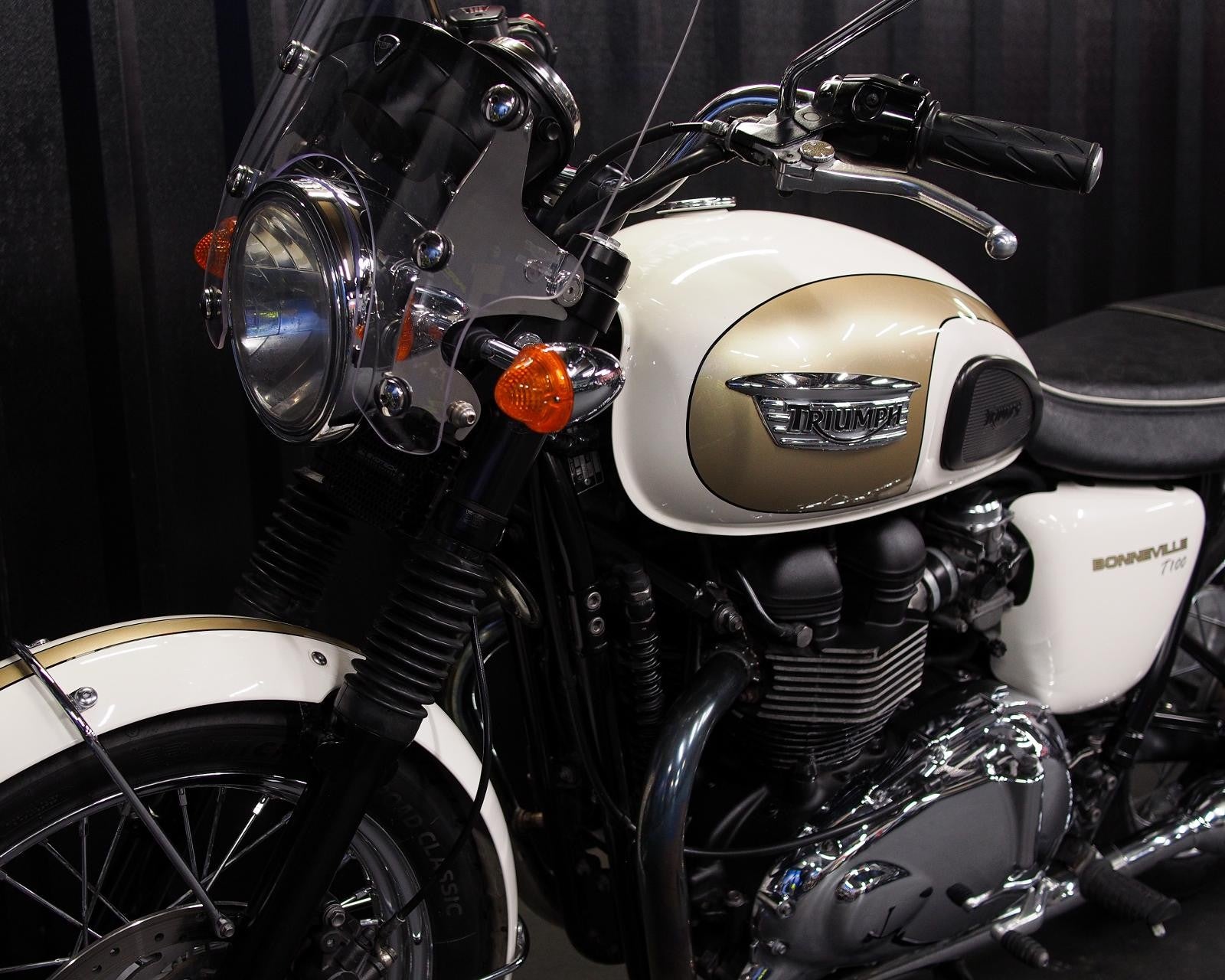 Approved Used 2015 Triumph Bonneville T100 SE - Road and Trials
