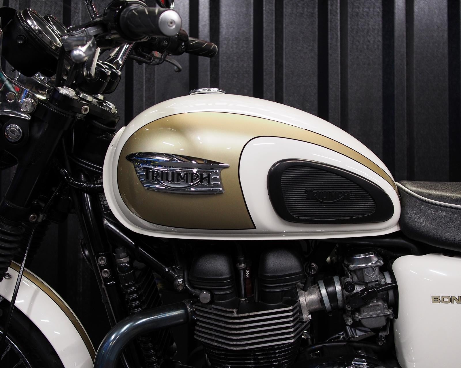 Approved Used 2015 Triumph Bonneville T100 SE - Road and Trials