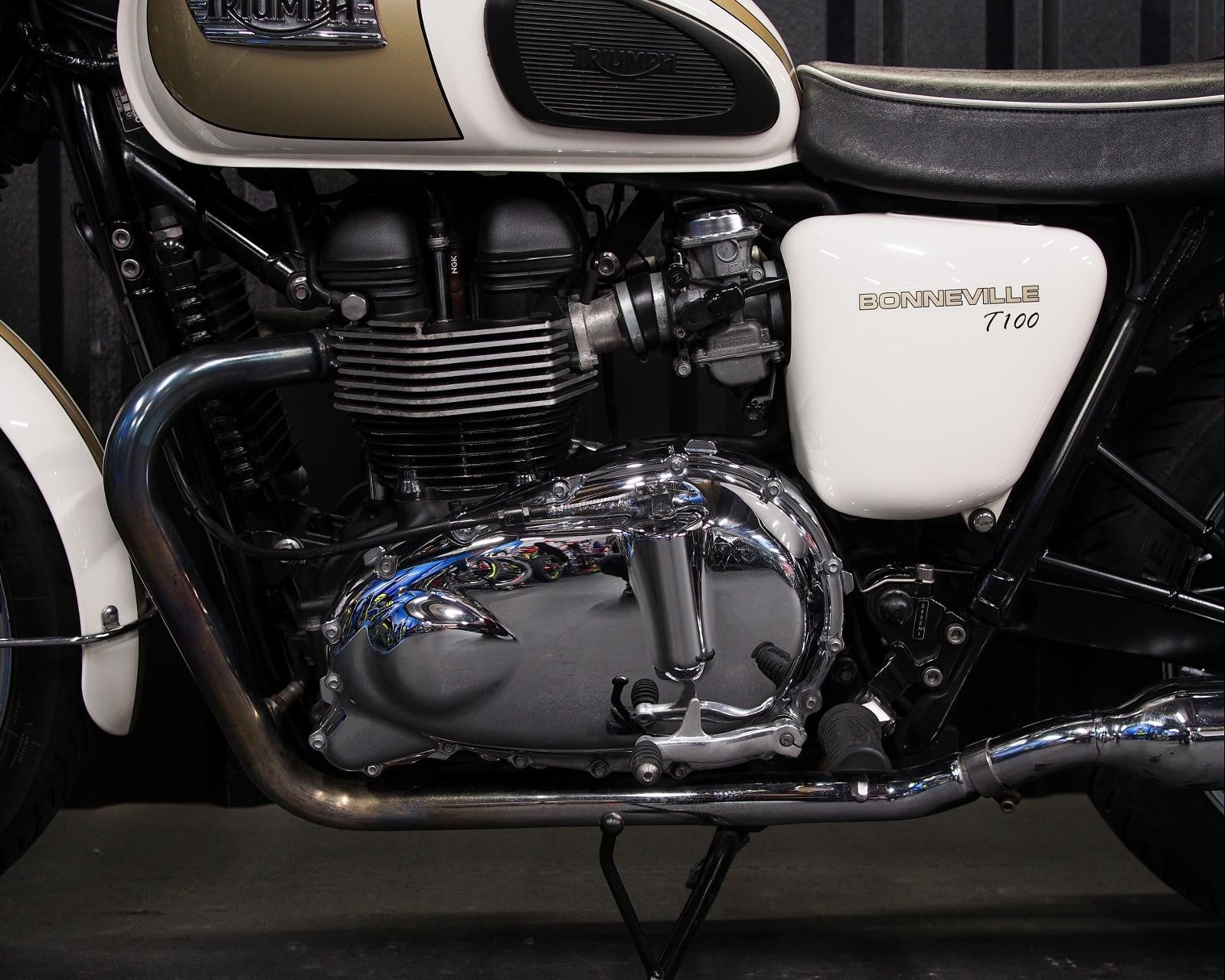 Approved Used 2015 Triumph Bonneville T100 SE - Road and Trials