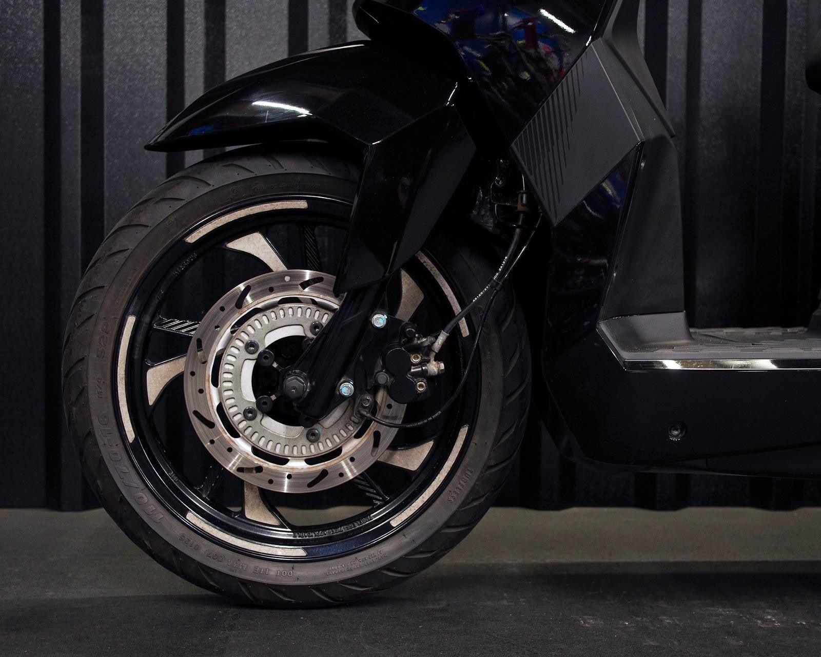 Approved Used 2025 Peugeot Tweet 125cc Scooter - Road and Trials