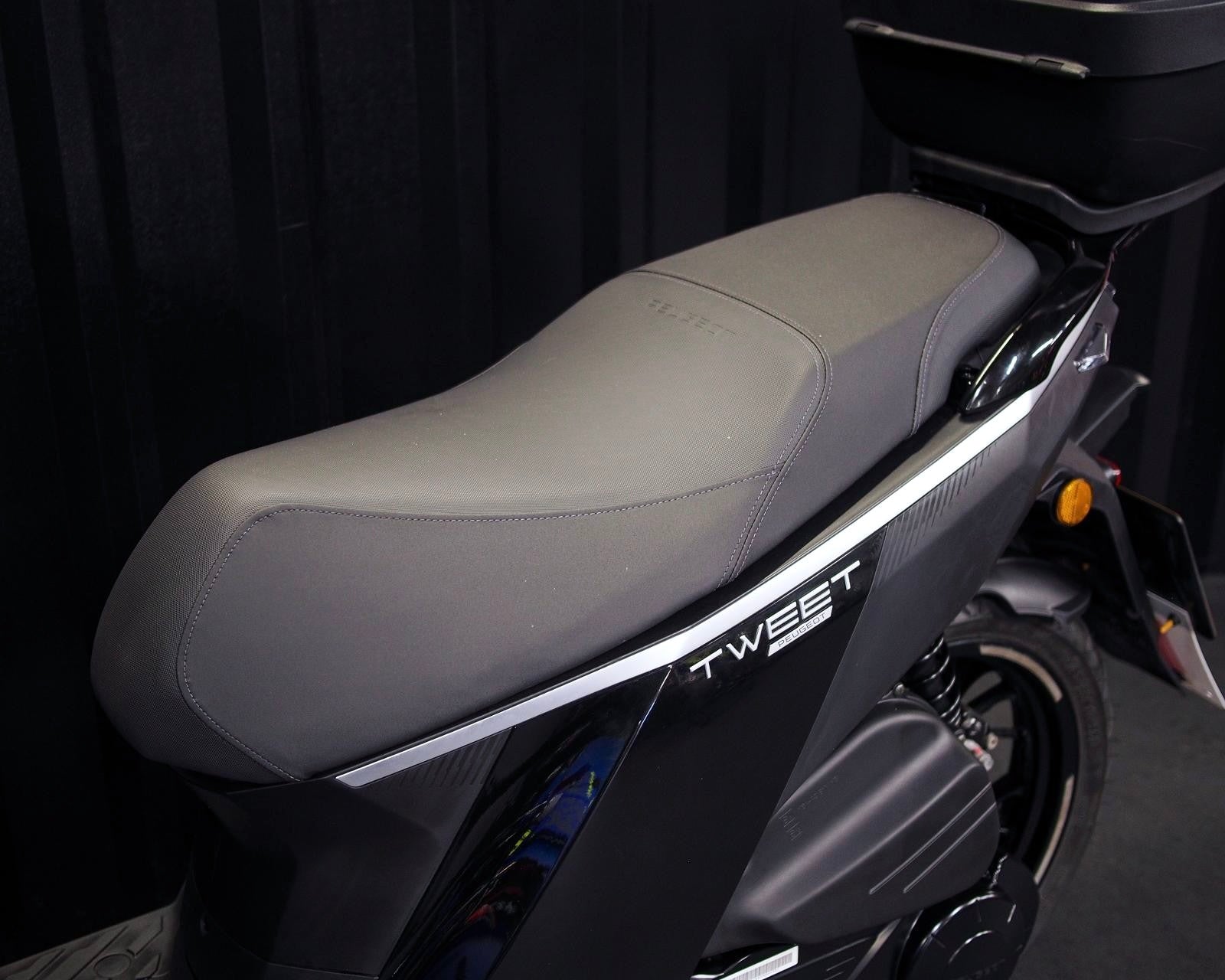 Approved Used 2025 Peugeot Tweet 125cc Scooter - Road and Trials